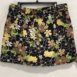 WHITE STAG Muti-Floral Skort Size 10 Average.